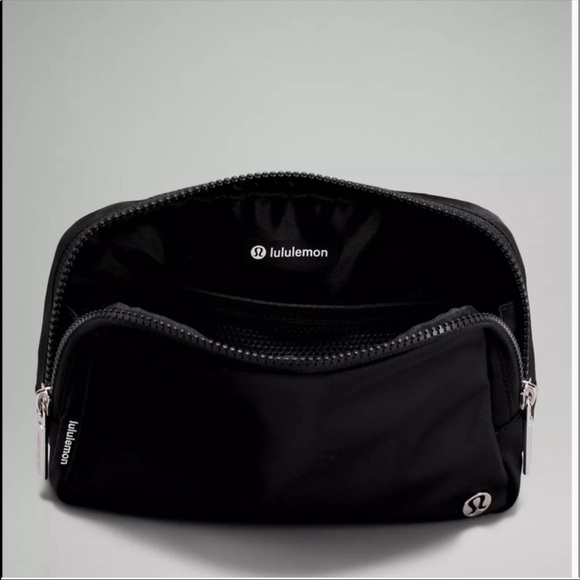 NWT LULULEMON EVERYWHERE BELT BAG - Picture 14 of 17